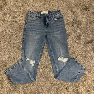 Hollister - High Rise Straight Leg Jeans
